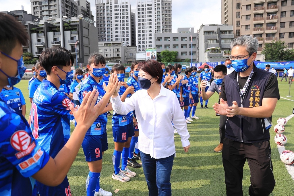 市長盧秀燕積極推動臺中足球運動向下扎根。台中市運動局提供