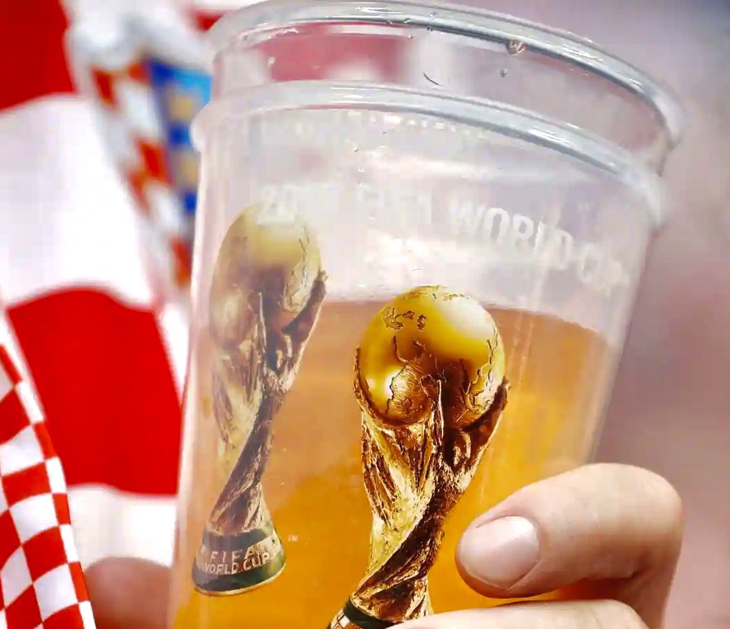 身為官方贊助商，百威卻不獲號准在世界盃賽場內賣酒。摘自推特