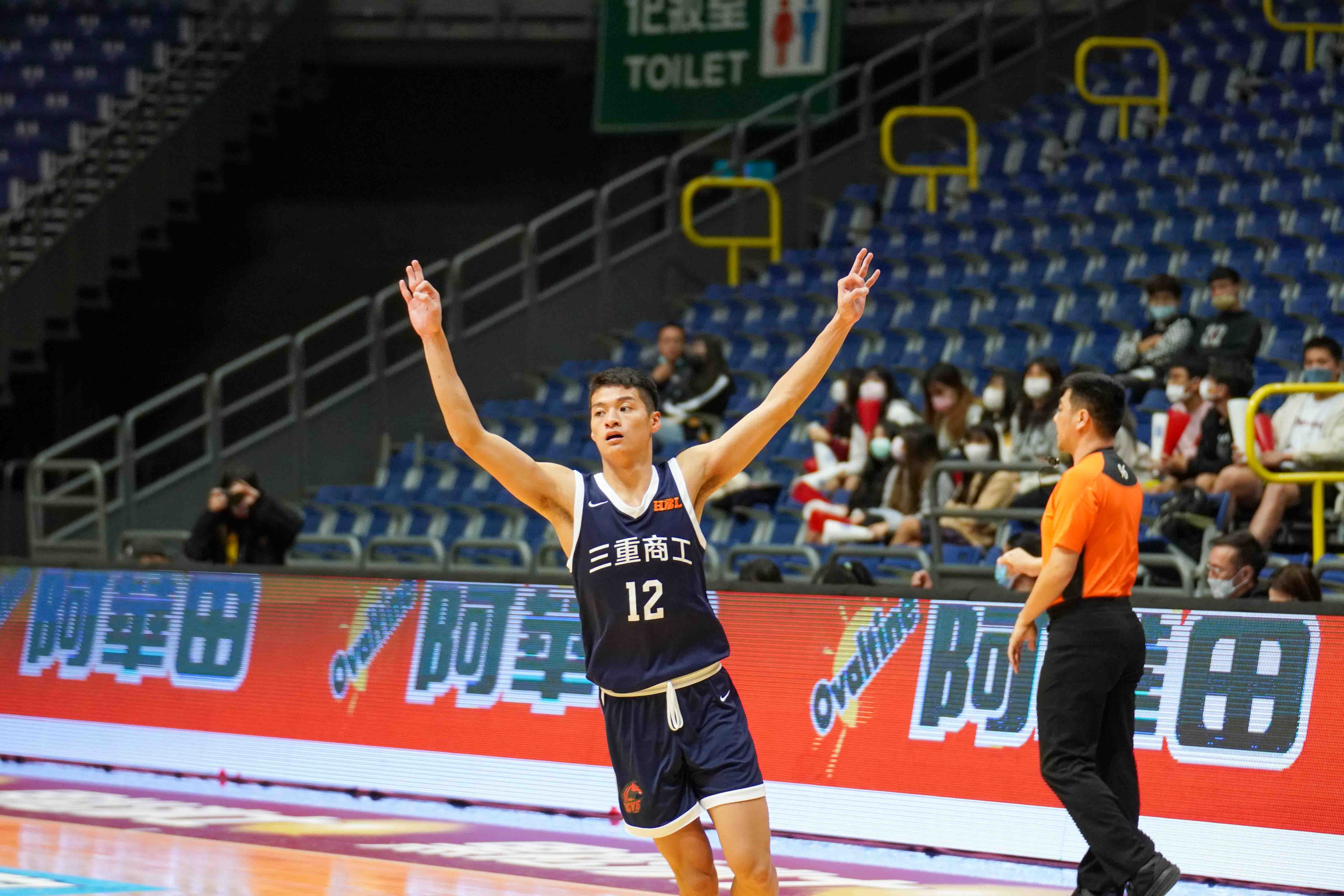 三重一哥陳皇宇21分16籃板複賽6戰首次資格賽迄今6度雙十。大會提供