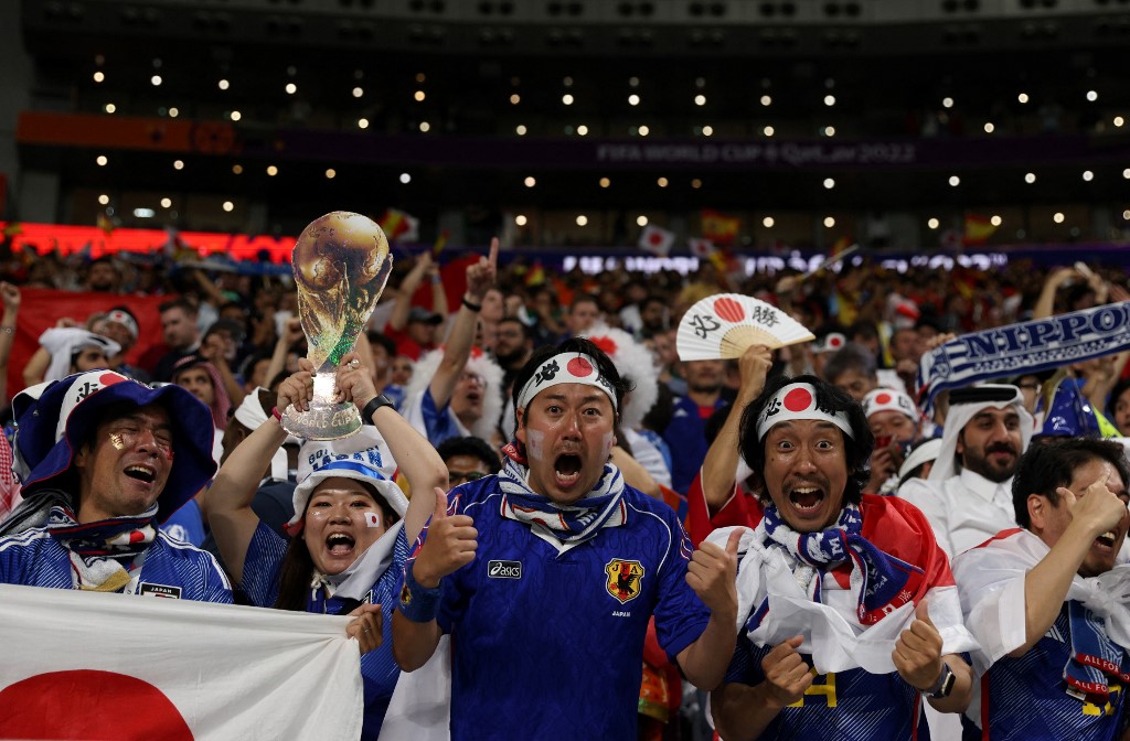 日本連勝德、西讓球迷興奮不已。法新社