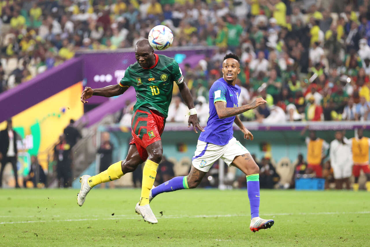 喀麥隆隊長阿布巴卡爾(Vincent ABOUBAKAR)頭頂進球讓巴西吞下敗戰。摘自大官方推特