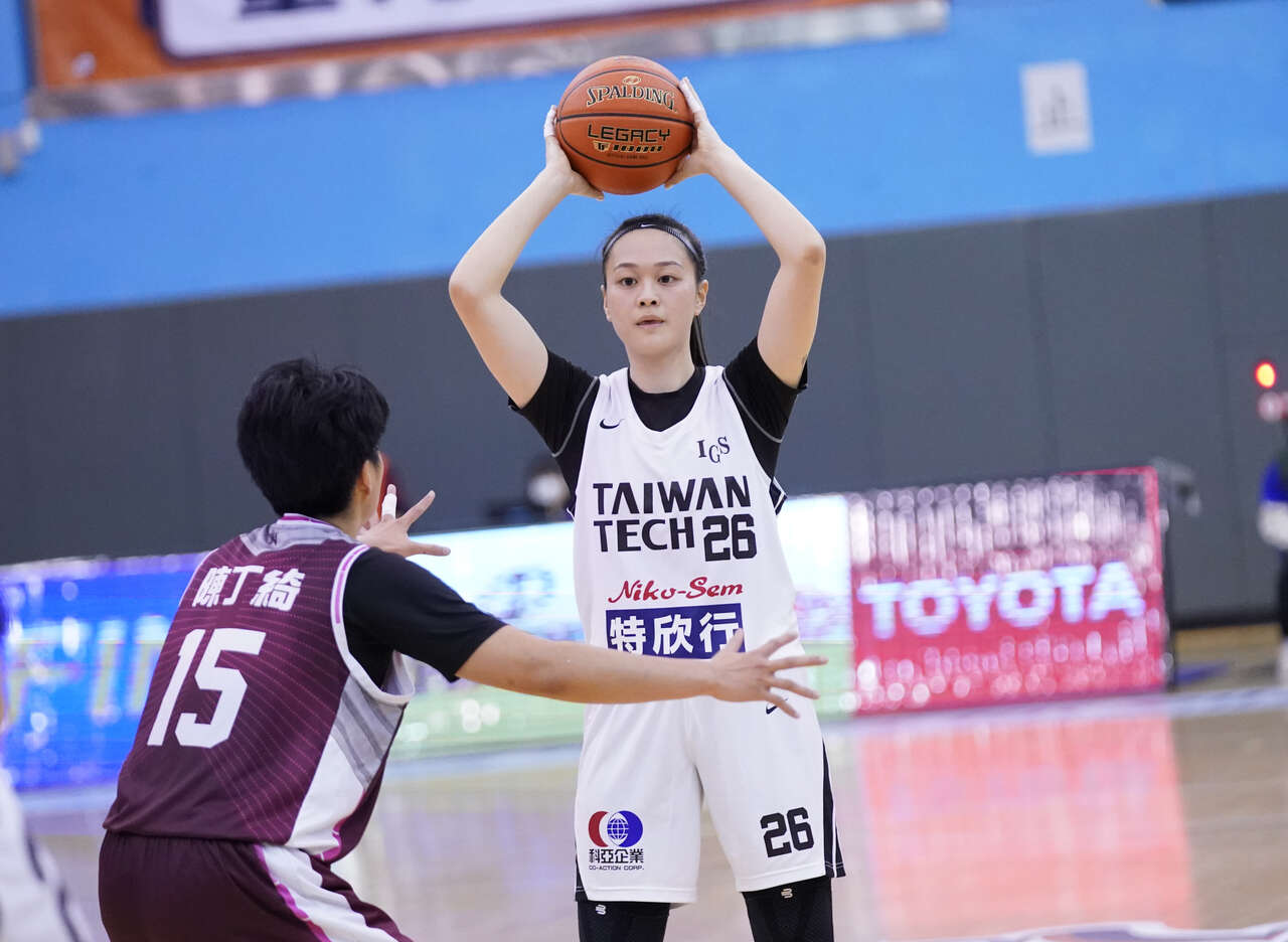 臺灣科大艾郁婕個人得分新高25分10籃板。大會提供