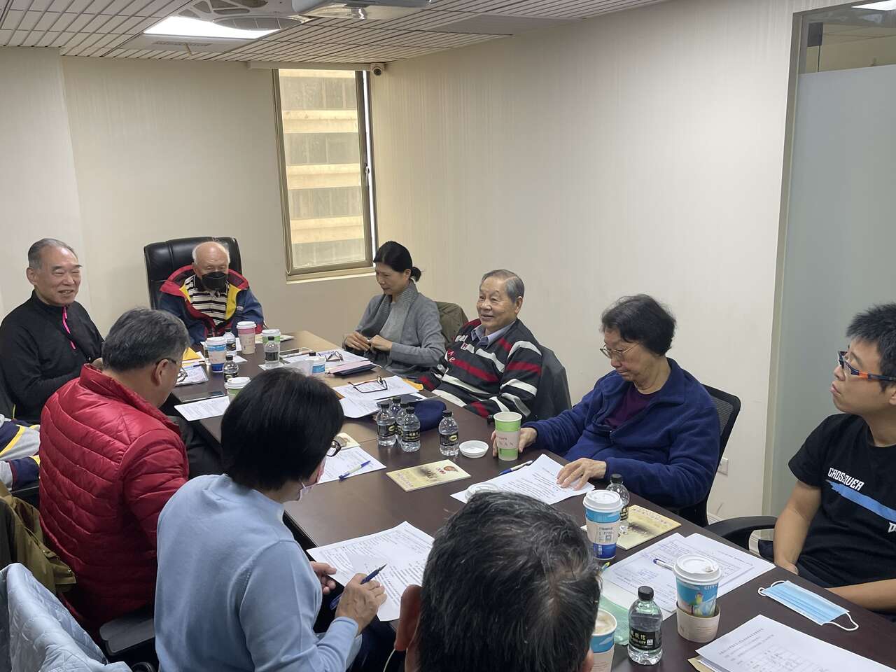 台灣籃球名人堂典章委員會熱烈討論。官方提供