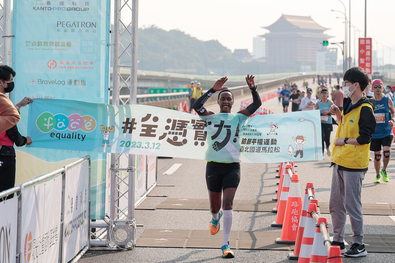女子馬拉松組冠軍Jemimah Wayua Musau 完賽時間2小時56分17秒。大會提供