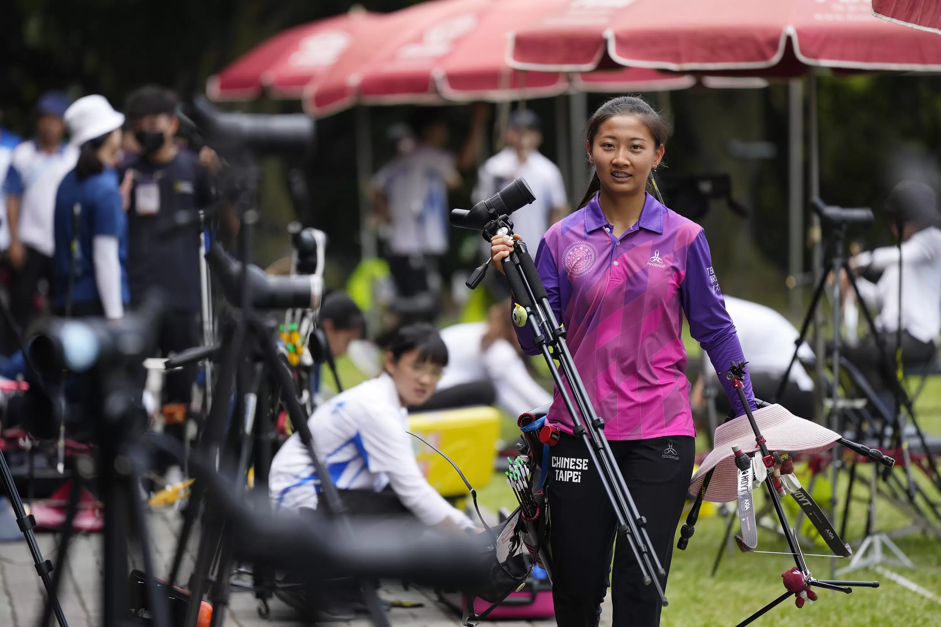 射箭反曲弓公開女子組選手丘意晴排名賽第一名。大會提供