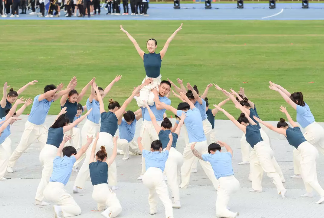 敦青舞蹈團表演 。大會提供