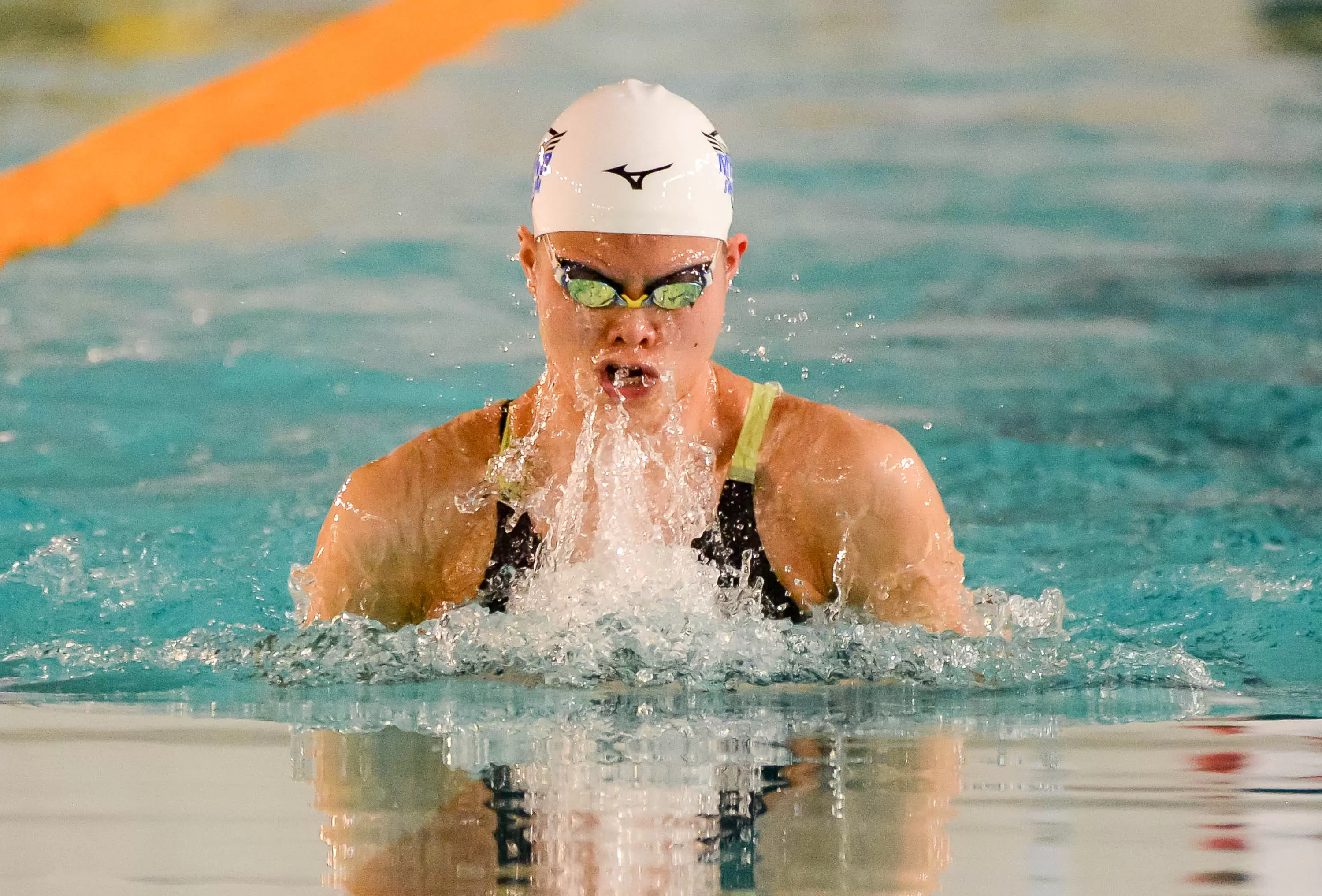 游泳公開女生100蛙金牌臺體大林姵彣 連破50、100蛙全國紀錄。大會提供