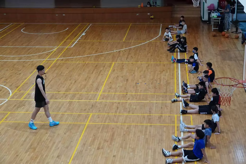 熊哲言與同隊球員巫紹齊、黃志恩、張弘易共同創業，創辦兒童籃球營-「潛能崛起運動學院」。官方提供