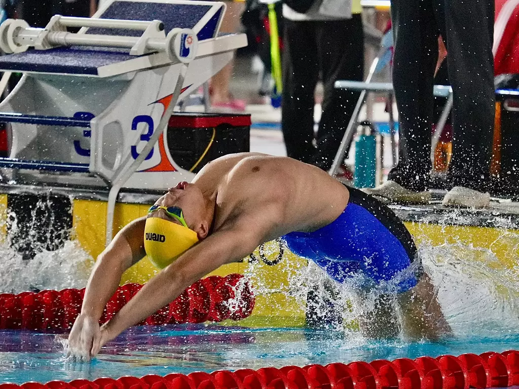 吳亮盷50仰破大會紀錄。中華民國游泳協會提供