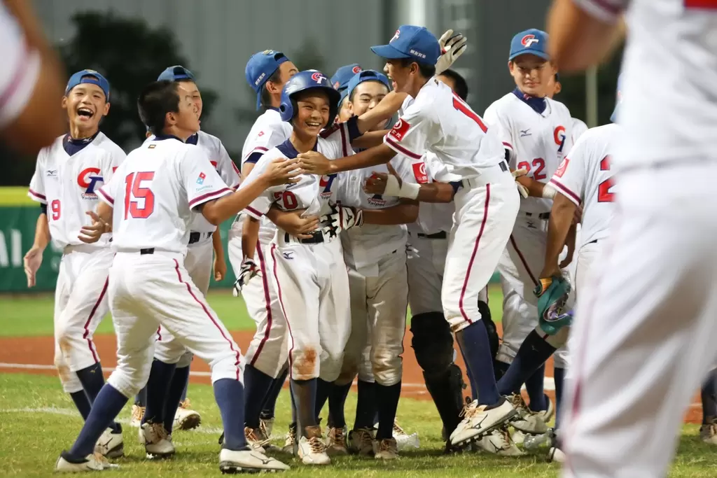 中華隊延長賽力退日本奪首勝。中華棒協提供