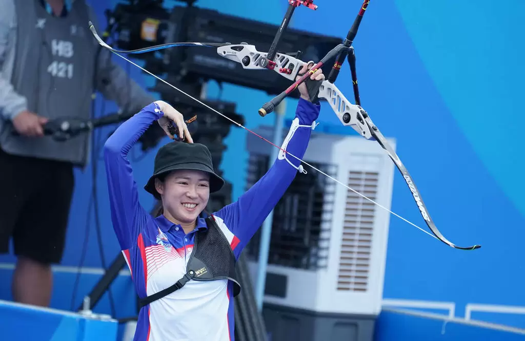 彭家楙6比2擊退南韓選手連兩屆獲得反曲弓女子個人銅牌。大專體總提供