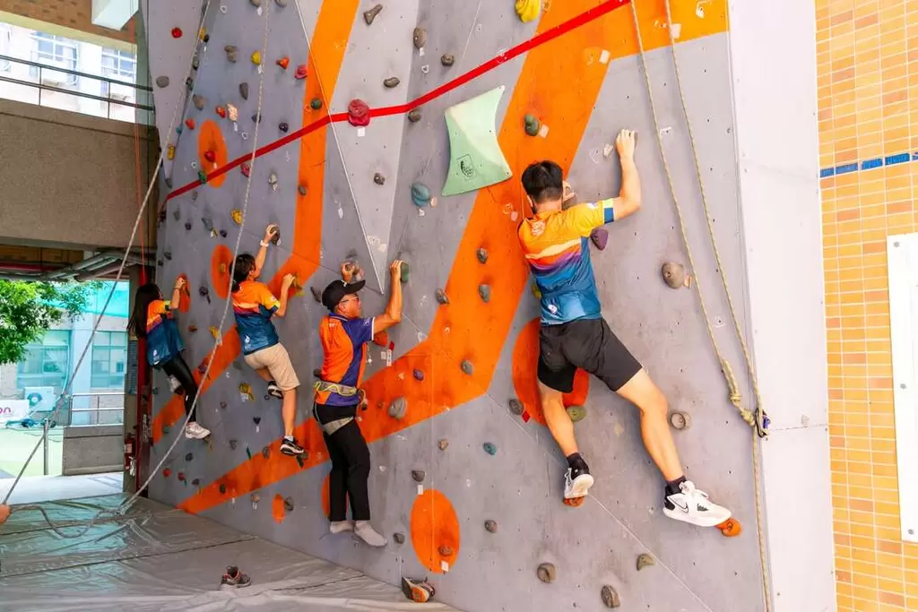 結合惠文高中的校內資源推出室內攀岩課程。官方提供