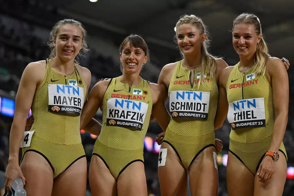 施密特(Alica Schmidt，右2)在女子400公尺接力沒進決賽。法新社