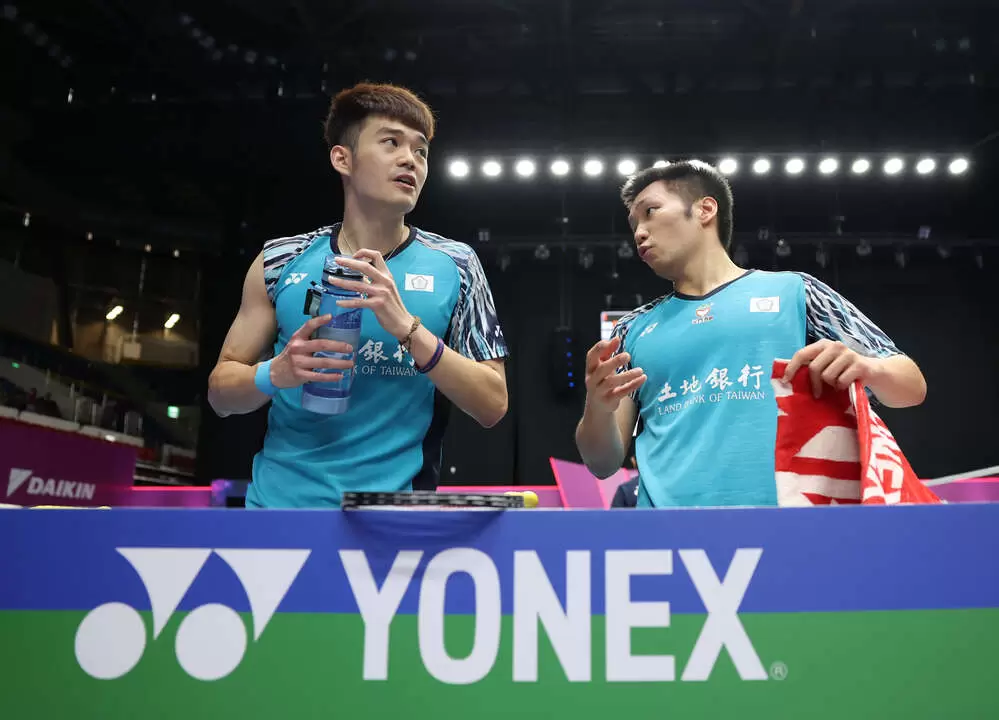 王齊麟(左)李洋香港賽晉4強。資料照片