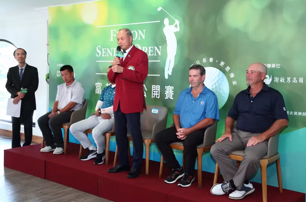 台灣長春職業高爾夫協會創辦人謝敏男(中)表示，今天能出席傳承營的職業好手都是百中選一，有很多值得年輕選手學習之處。官方提供