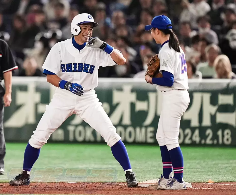 傳奇球星鈴木一朗創立的「Kobe Chiben球隊」近日與日本女子高中選拔隊進行對抗賽引起矚目。摘自推特