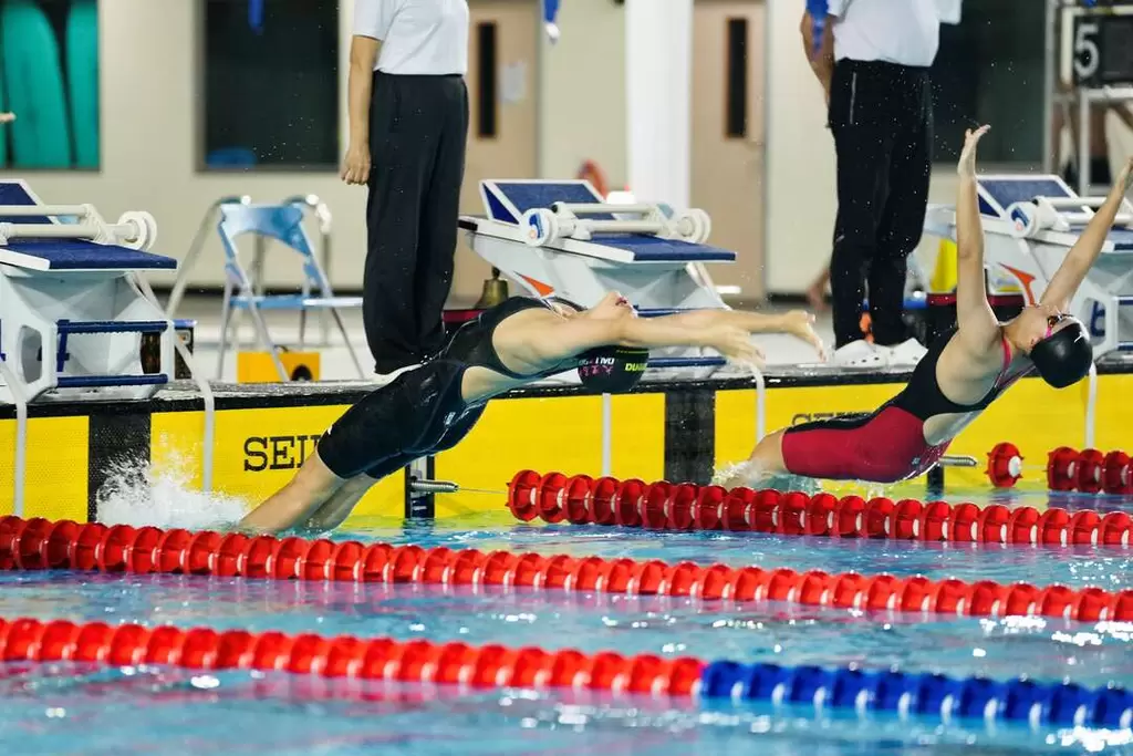 年僅15歲的何虹儀奪下女子200仰金牌。泳協提供