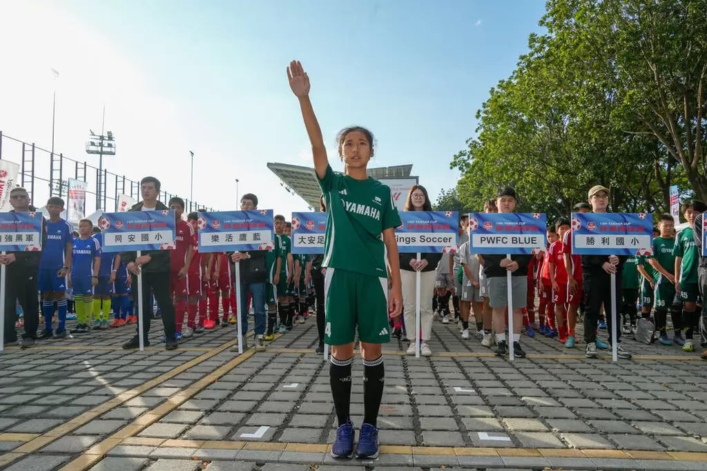 樂活鷹藍洪宜槿擔任運動宣誓，和家人因為足球更有話題。官方提供