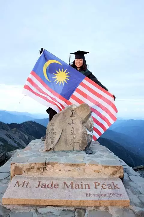 沙沙在台灣念大學，畢業後爬玉山第一次爬百岳被震撼