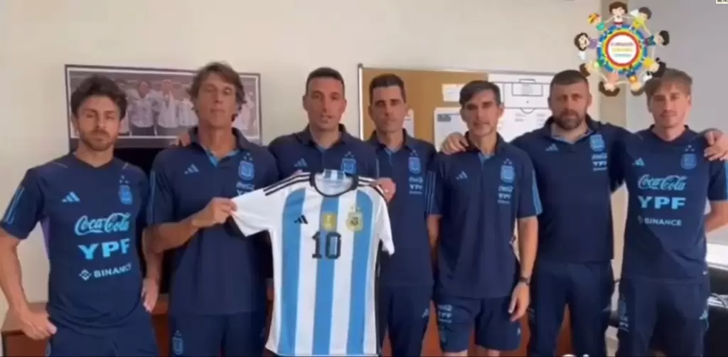 阿根廷國家隊教練團。阿根廷『偷走笑容基金會』提供