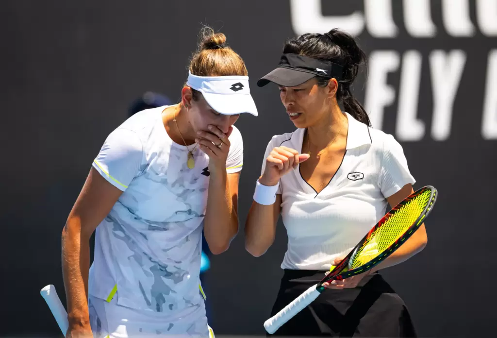 謝淑薇與梅兒騰絲組合自2021年溫網封后後第二度晉大滿貫決賽。摘自WTA官網