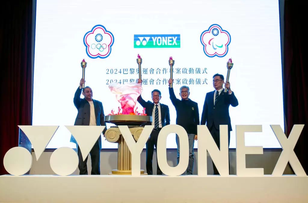 YONEX首度與中華奧會合作，華帕拉林匹克總會祕書長宋玉麒(左起), 優乃克股份有限公司總經理宮前輝久、中華奧林匹克委員會委員孫立群、優乃克股份有限公司營業部長陳光偉。官方提供