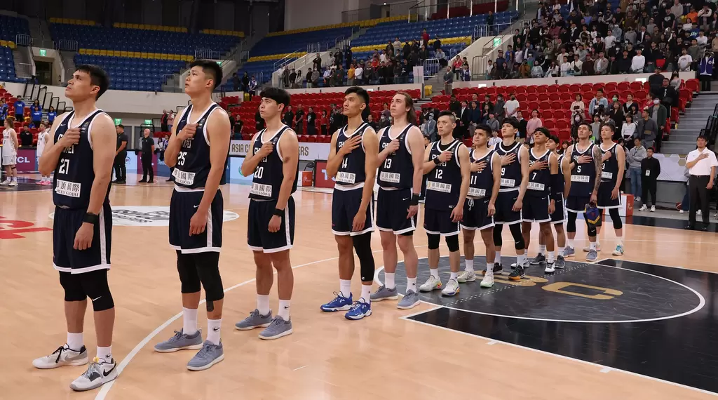 教育部體育署感謝中華男籃全體隊職員參加2025年亞洲盃資格賽，團結一心全場拚戰。Fiba授權／中華民國籃球協會提供