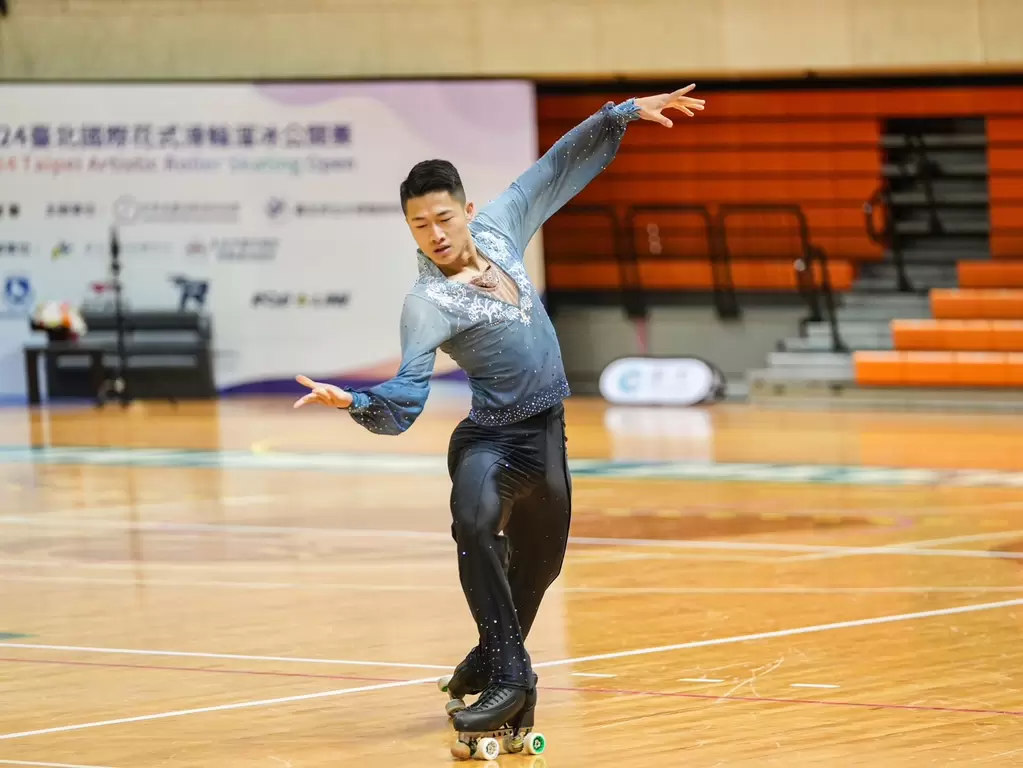 台灣王子陳毅帆長曲反超摘金。中華民國滑輪溜冰協會提供