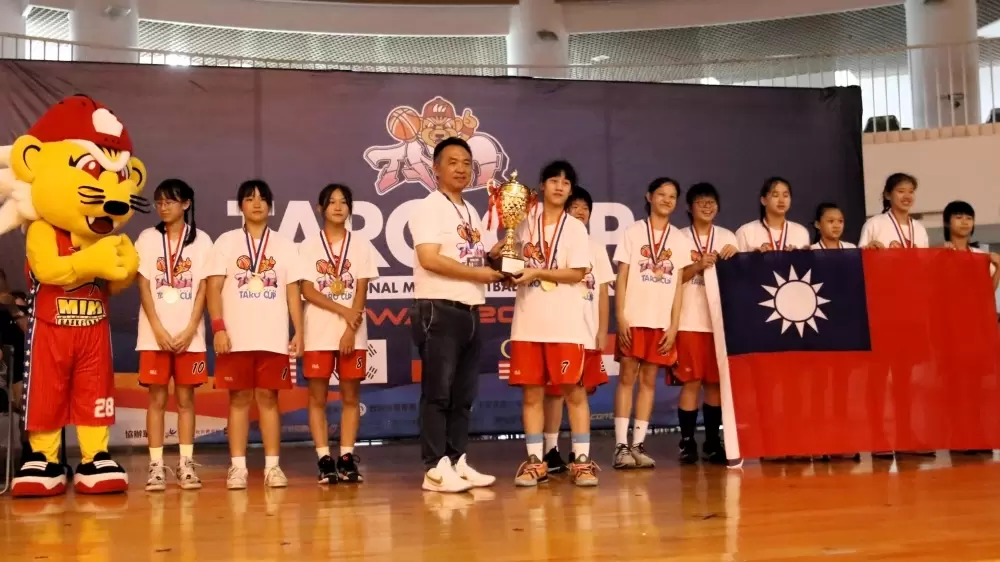 臺北市南港國小取得2023年TARO CUP U12國際少年籃球邀請賽冠軍。資料照片