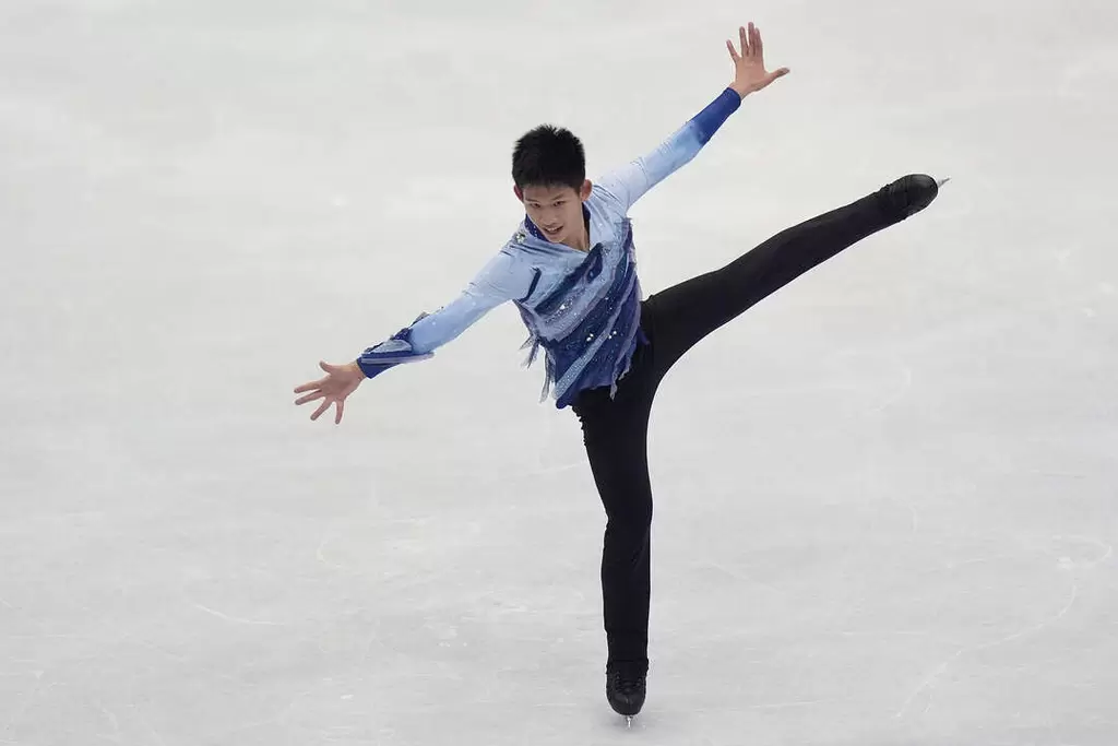 李宇翔在四分鐘的自選曲時間裡排了11個動作。中華民國滑冰協會提供