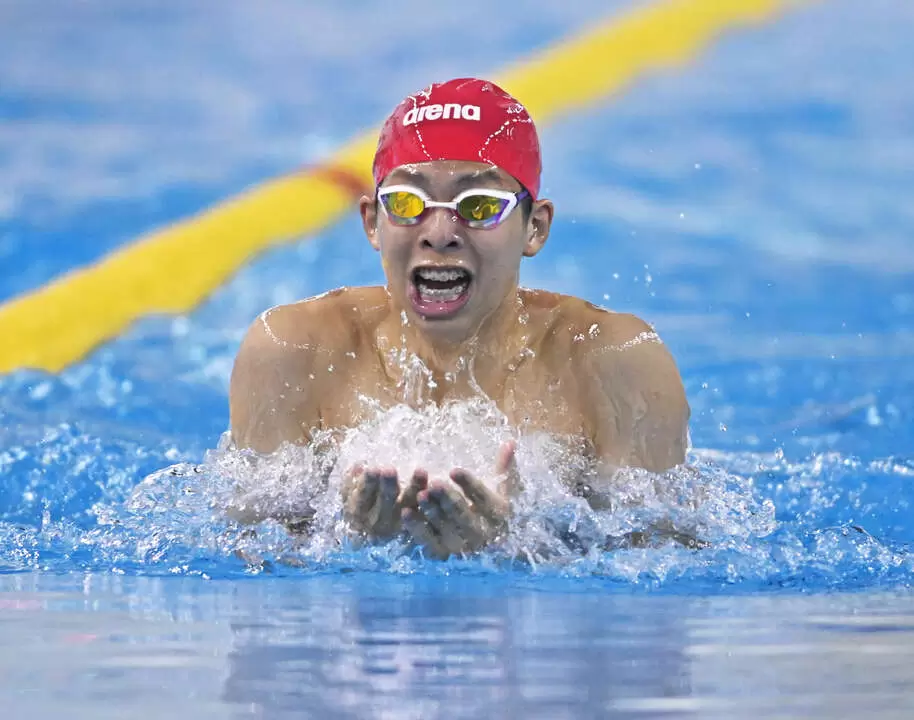 新北市丹鳳高中劉景閎贏得高男200公尺蛙式金牌並打破大會紀錄。臺北市政府教育局提