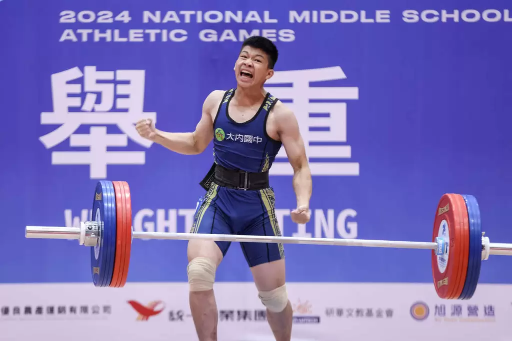 臺南市大內國中顏邑達去年在國男組55公斤摘金牌，今年已經是國男組67公斤級金牌了 。台北市政府教育局提供