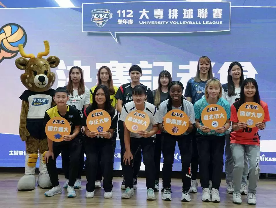 112學年度大專排球聯賽決賽公開女生組各校代表。大專體總提供