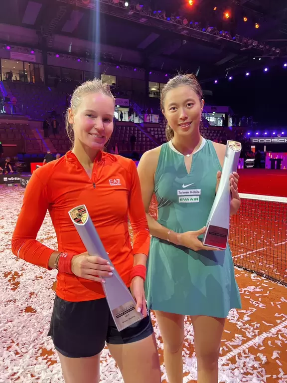 詹皓晴(右)與庫德曼托娃(Veronika Kudermetova）合作第二站就奪冠。劉雪貞提供