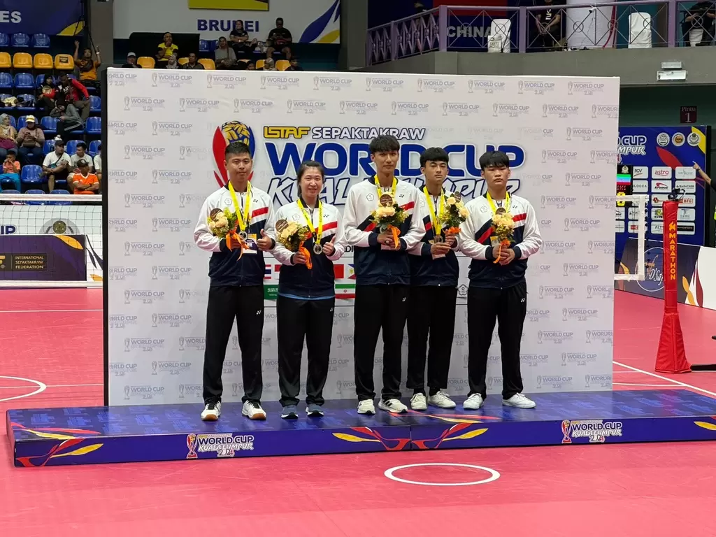 中華男隊獲世界盃藤球賽雙人賽銀牌。官方提供