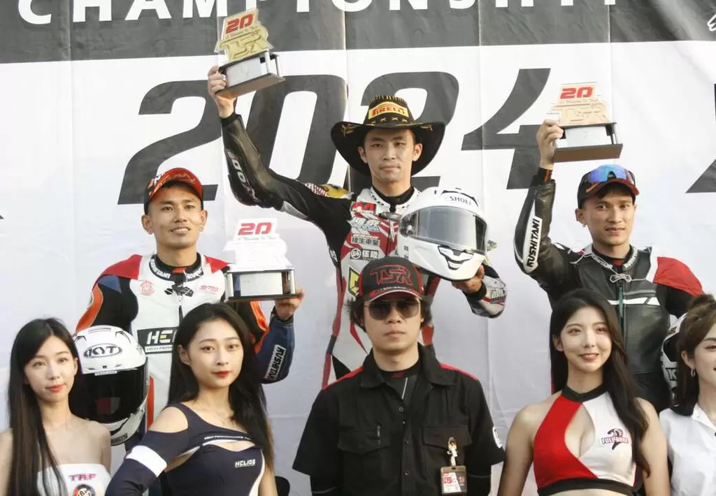 31歲台將小熊黃俊陽後排中力壓泰國選手獲150 Bike A組冠軍。TSR提供