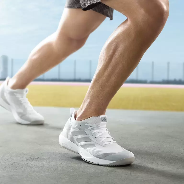 5.Adidas同步推出Rapidmove Adv多功能訓練鞋，鞋款強調靈活性和多功能性。官方提供