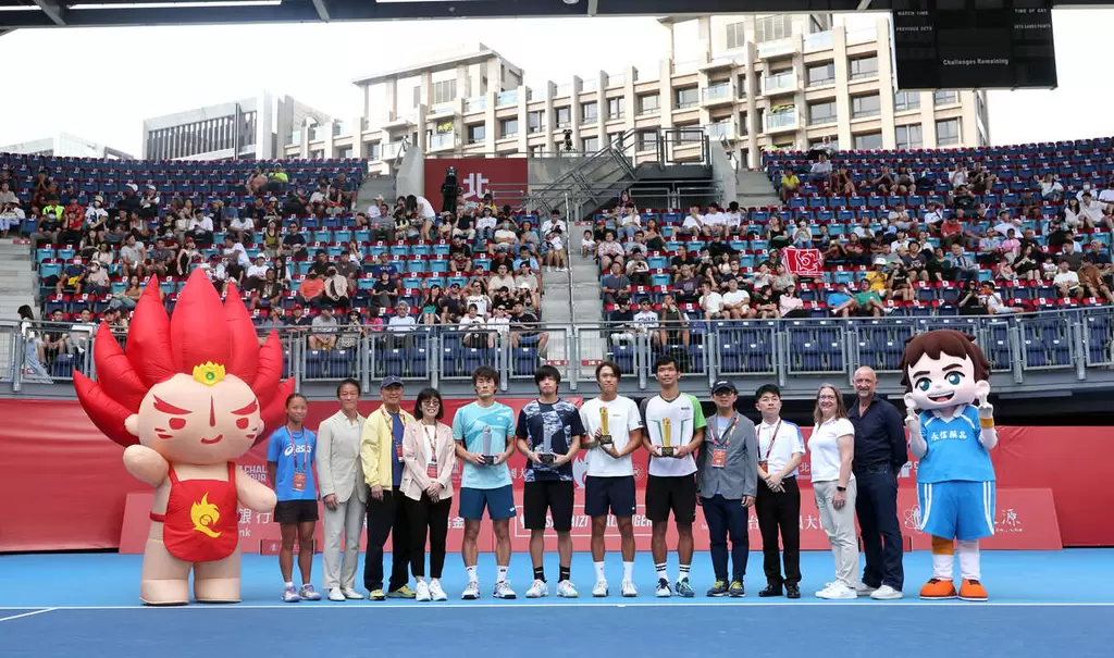華國三太子盃雙打頒獎大合照。海碩整合行銷提供