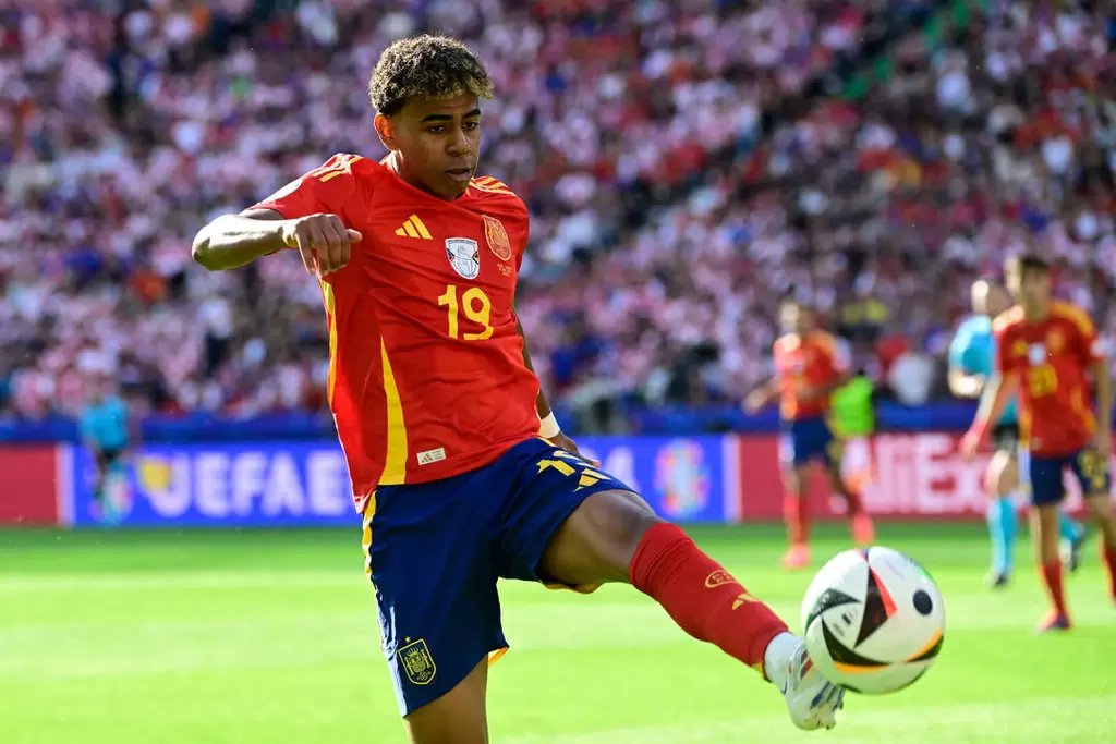 歐國盃》16歲又338天的天才少年　西班牙亞馬爾締造史上最年輕出賽紀錄