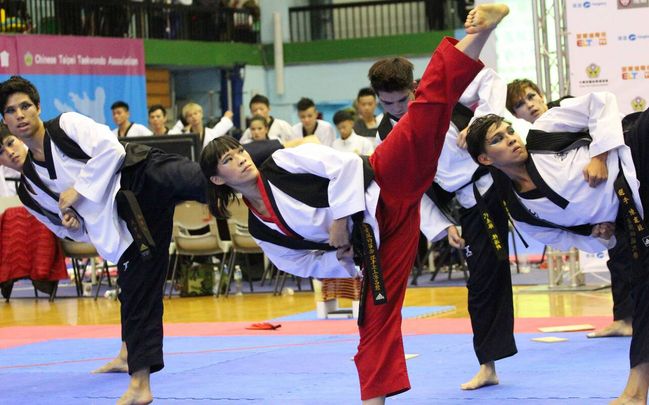 臺灣師範大學B隊奪得台灣首場有氧跆拳展演總冠軍。（大會提供）