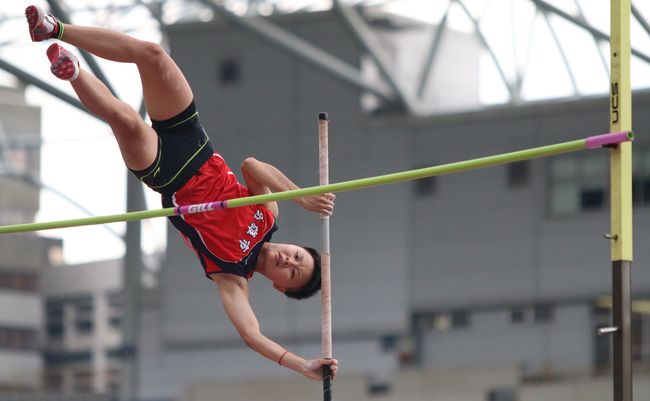 劉俞瑤跳過3公尺70，雖無法得獎牌，她有信心破４公尺關卡。（魏立信／攝）