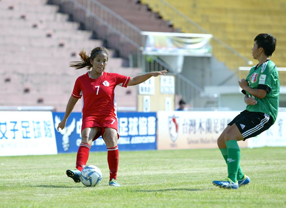 台北SCSC丁旗(左)也射進1球。中華民國足球協會提供