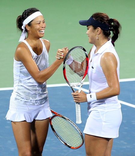 網球女團金牌詹詠然(右)謝淑薇聯手拿下致勝點。（李天助／攝）