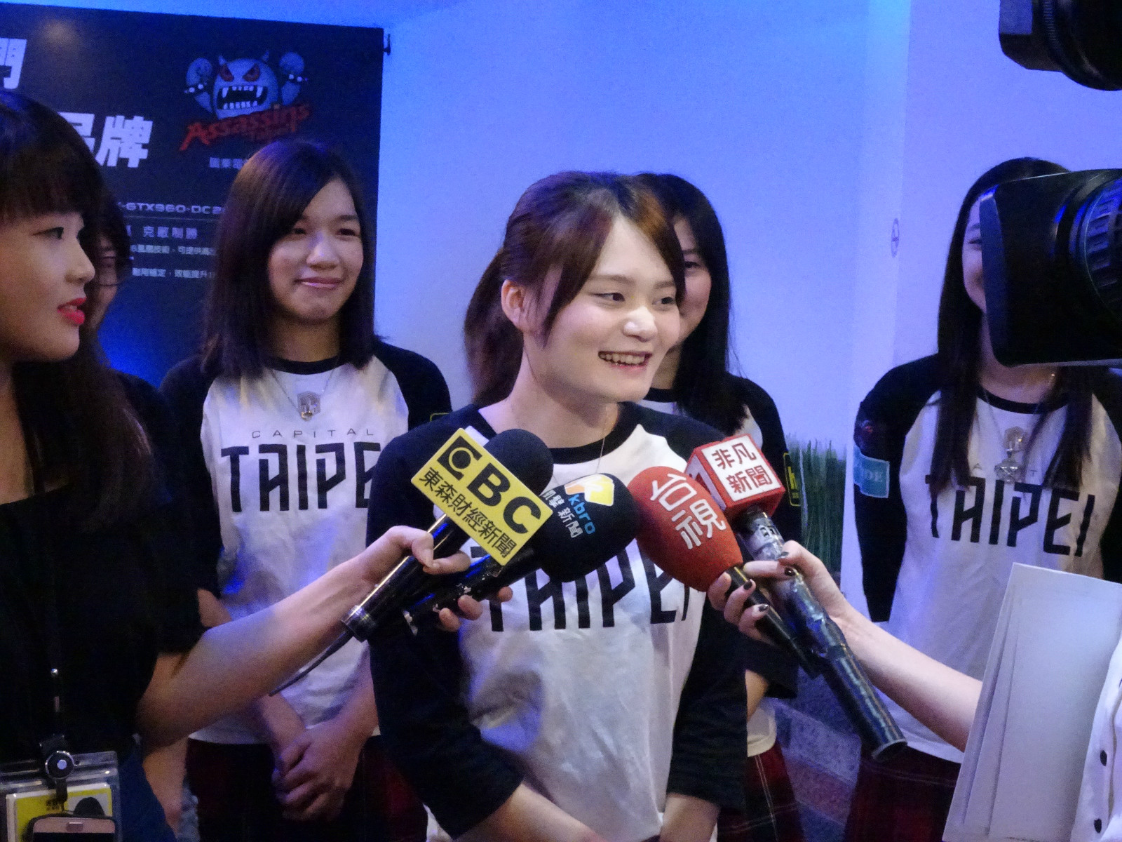 台北首都隊接受媒體採訪。