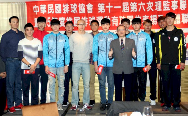 參加世俱男排賽和世界男排聯賽球員和教練，各分得獎金新台幣11萬1777元。中華民國排球協會／提供。
