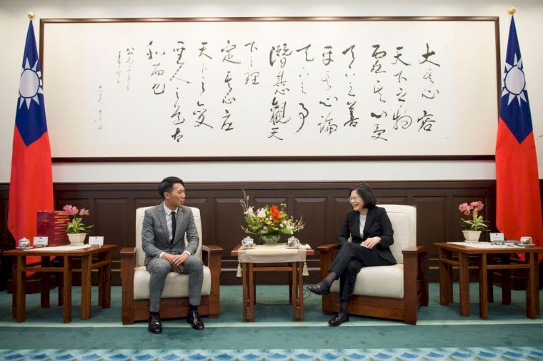 總統蔡英文接見陳彥博(左)。圖/總統府提供