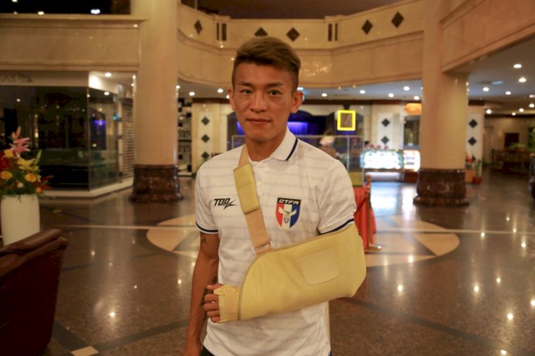 陳柏良訓練時受傷得提前返台。中華民國足球協會提供
