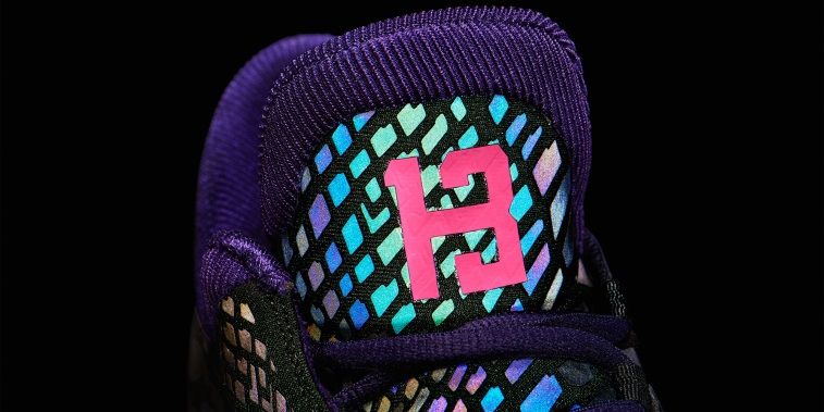 哈登新鞋標誌，鞋舌閃亮13。圖/adidas提供