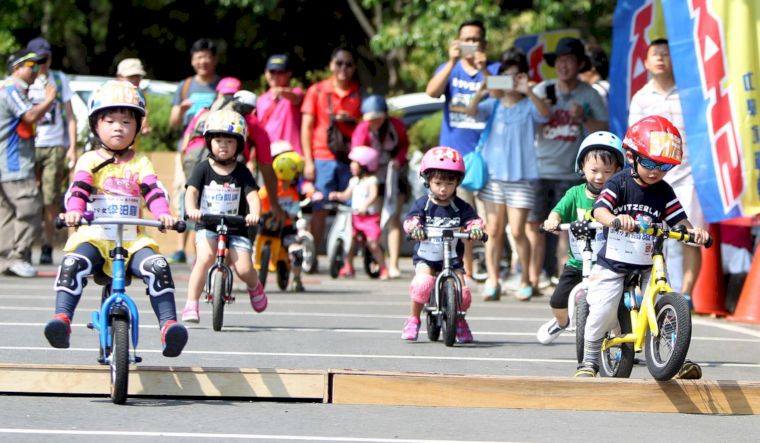 KHS詩情畫意羅馬公路挑戰滑步車親子同樂會。中華民國自行車騎士協會／提供。