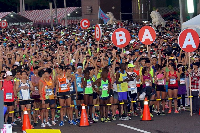 臺北馬拉松志工經驗，對明年世大運為一大助益。(資料照，平實行銷提供)